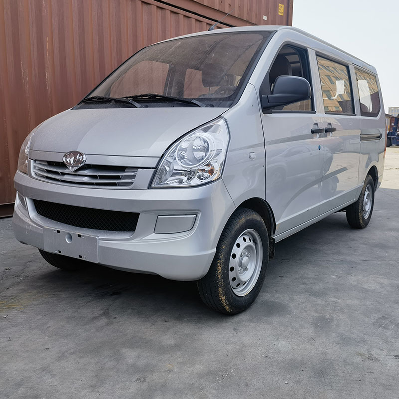 8 miejsc minivan
